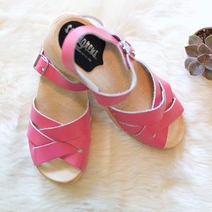 Rio Grande Hot Pink Sandgren Leather Clogs